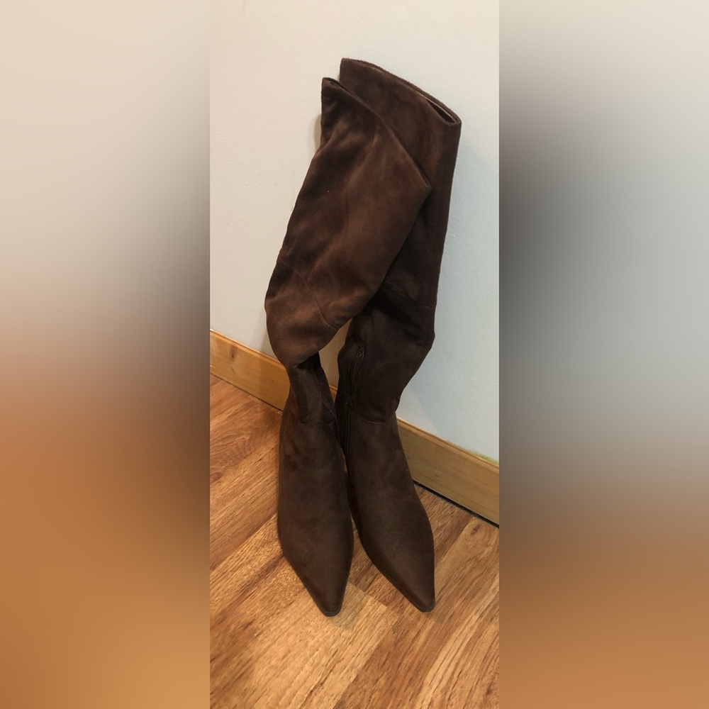 NEW Brown western style boots size 7.